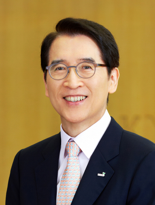 신창재 교보생명 대표이사 겸 이사회 의장. [교보생명 제공]